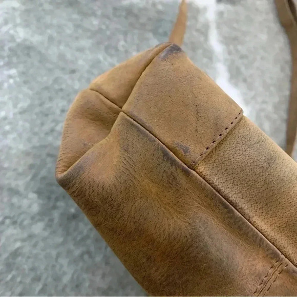 Komal’s Passion Leather Crossbody Bag - Picture 12 of 16